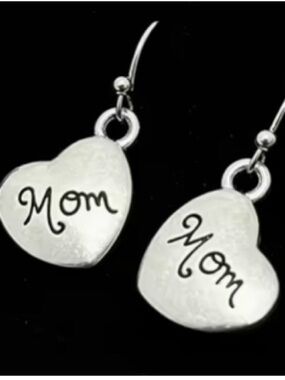 Mom Heart Dangle Earrings - Silver